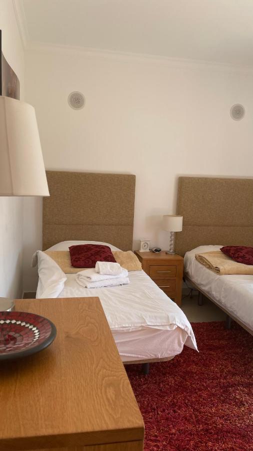 Amazing 2 Bedroom Apartment Near Beach With Pool لاغوس المظهر الخارجي الصورة